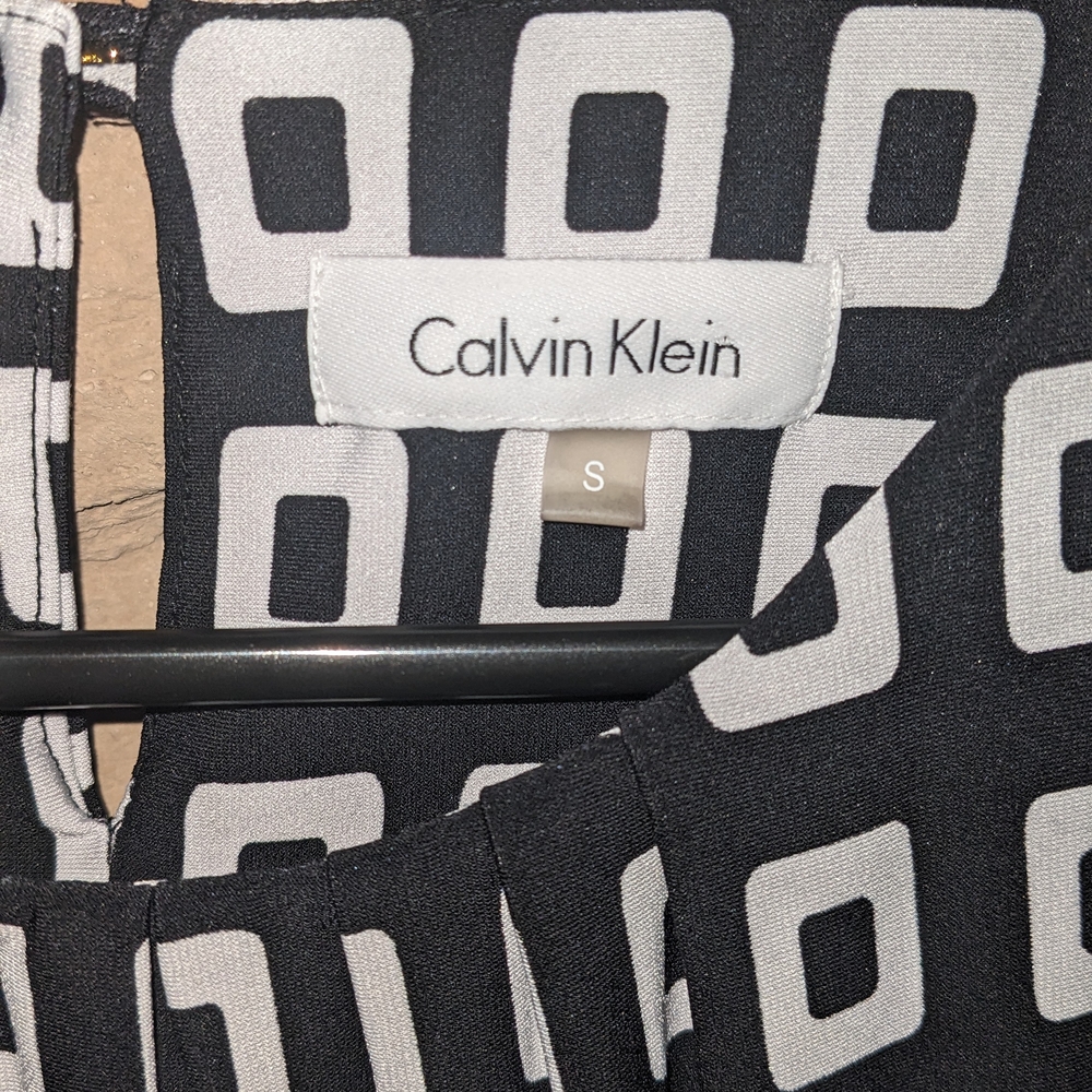 👠👠Calvin Klein Monochrome Patterned Blouse